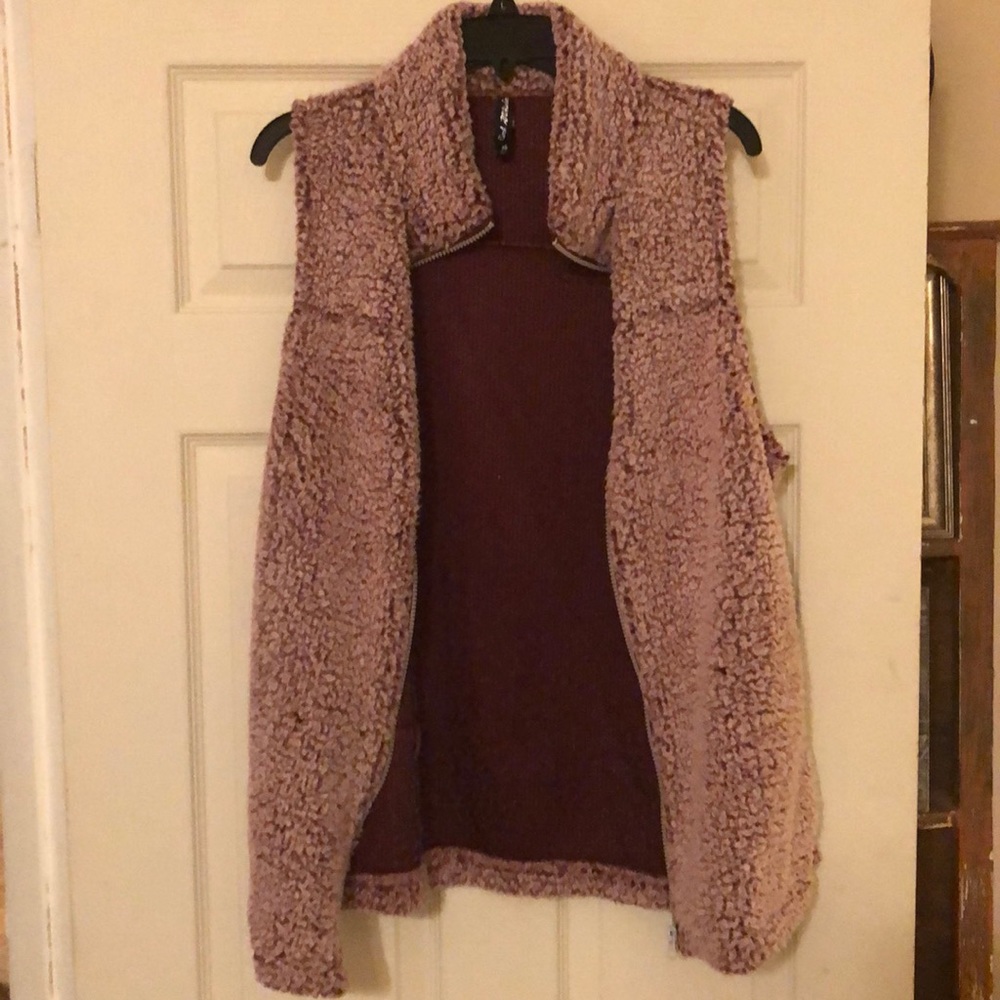 Soft Burgundy wool vest..size XL, fits more like L